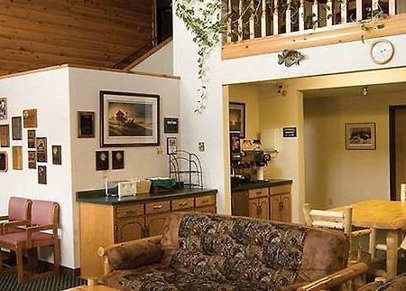 Mcquoid'S Inn And Event Center Isle Esterno foto