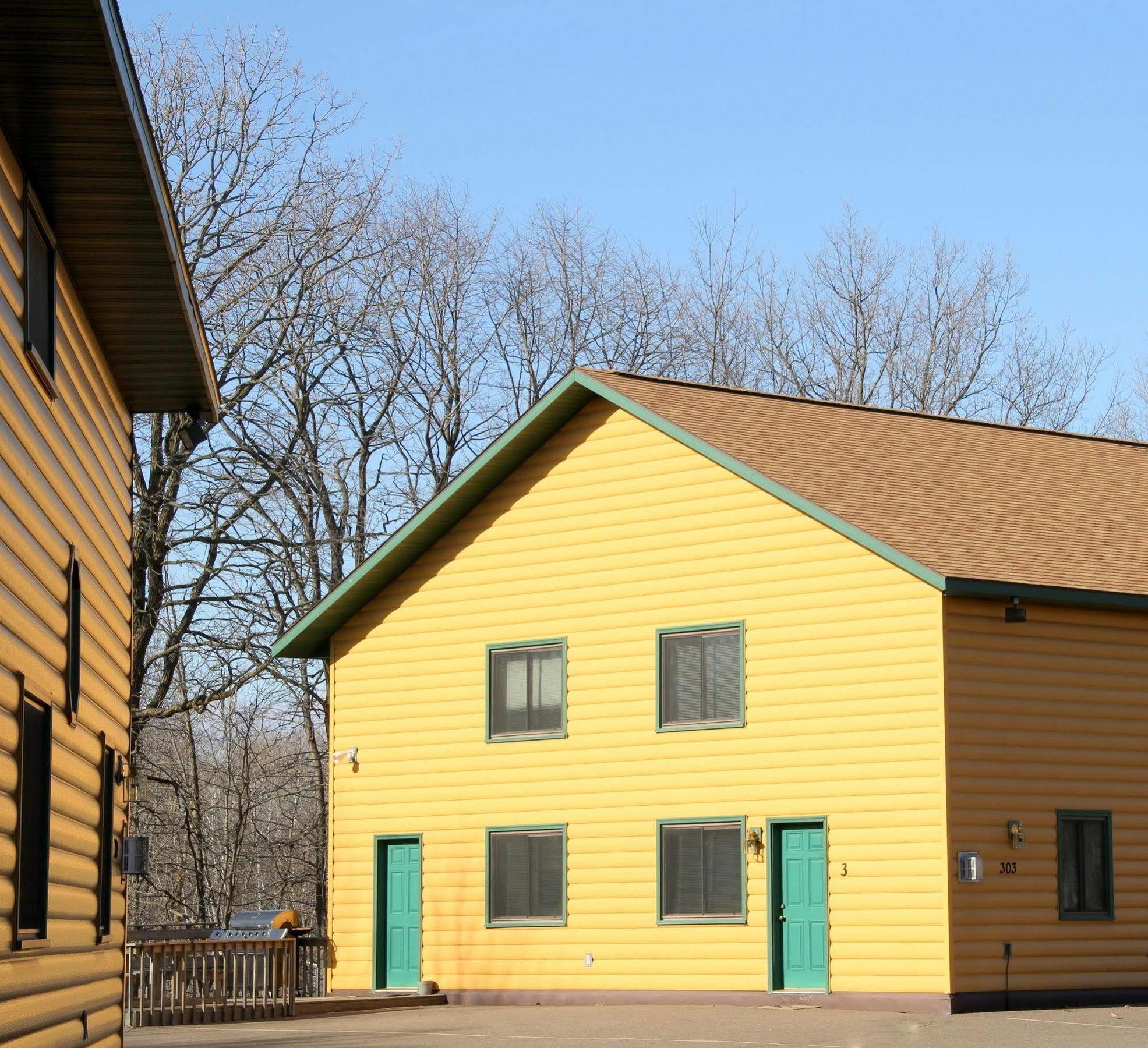Mcquoid'S Inn And Event Center Isle Esterno foto